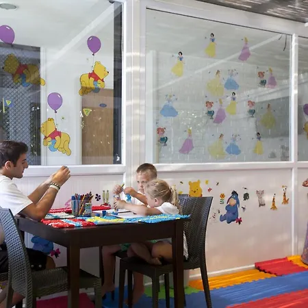 Отель Risa Битез