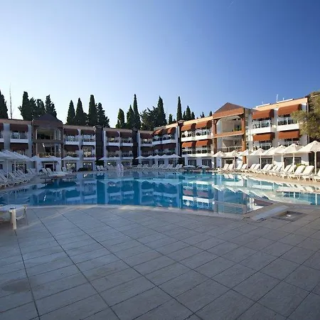 Risa Herşey Dahil 4*